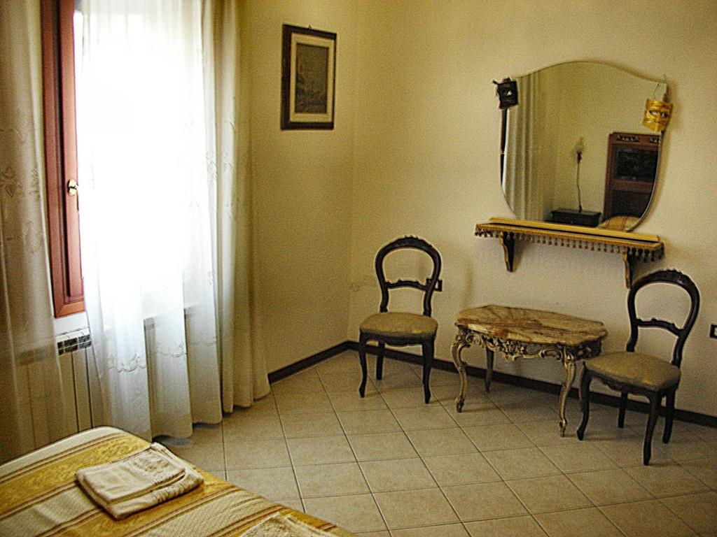 Queen House Venezia Szoba fotó
